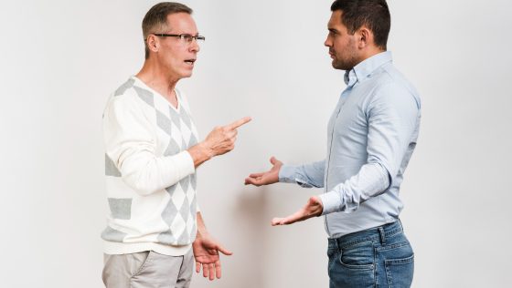 Agressivité verbale et conflits au sein d’une entreprise : quelles sont les causes et comment y remédier ?